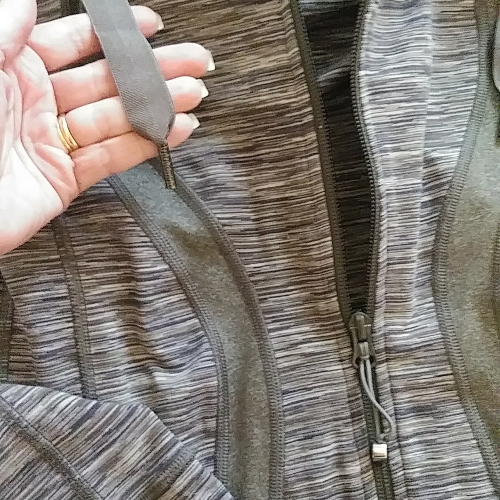 Lululemon Define track run Zip up hooded jacket sz 2 - Picture 10 of 16